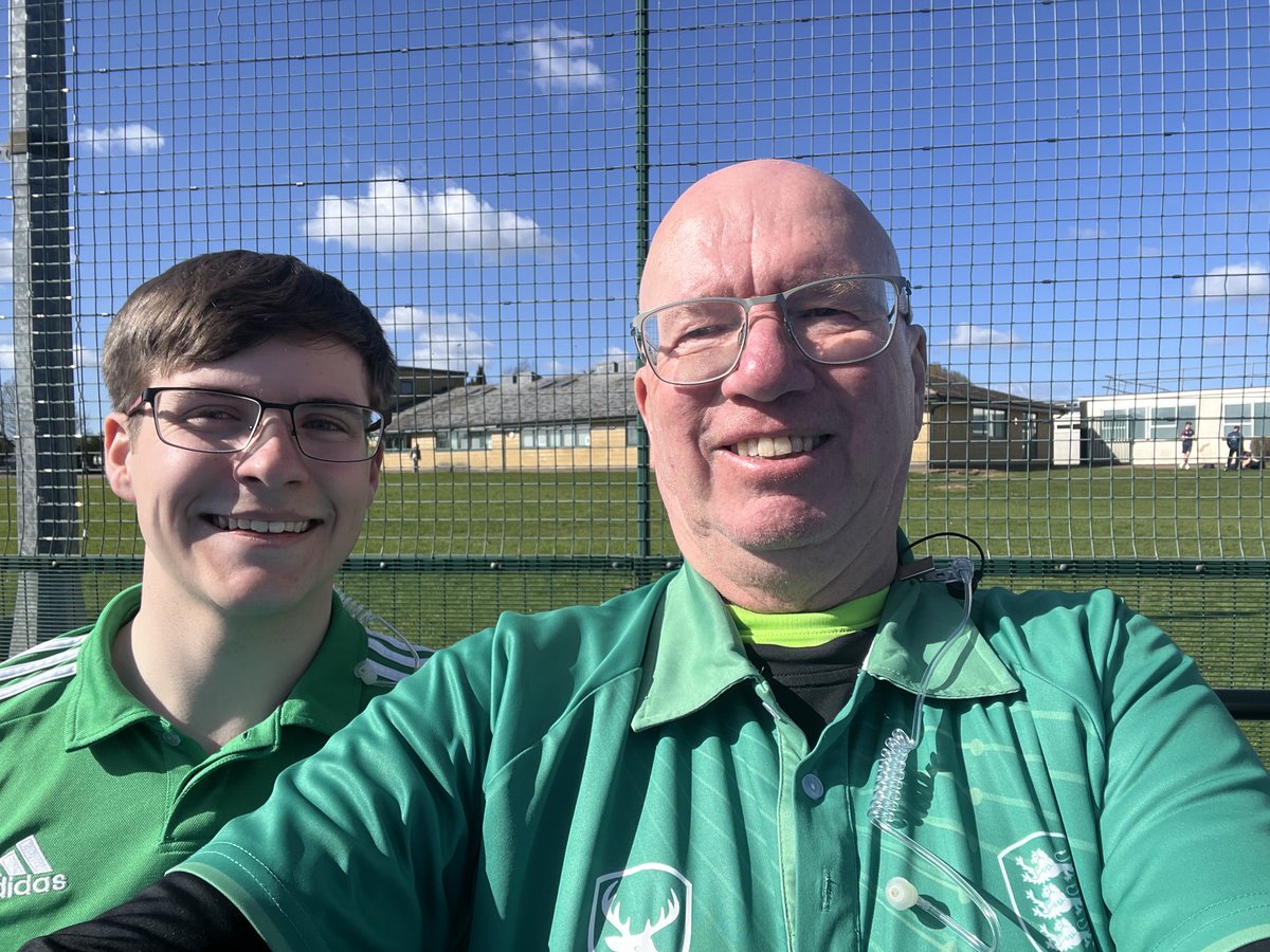 GoddersSteve's tweet photo. 1/3.
Game 1 yesterday for ⁦@SouthCentralHo2⁩ with Jack Tovey. 
Witney M1 hosted Abingdon in South Prem 2 and won 4-1 to maintain promotion hopes. 
Great to work with Jack who is one of our promising young umpires. 

⁦@swsportsnews⁩ 

#southcentralumpires. #thirdteam https://t.co/tZrmRUDgZ9