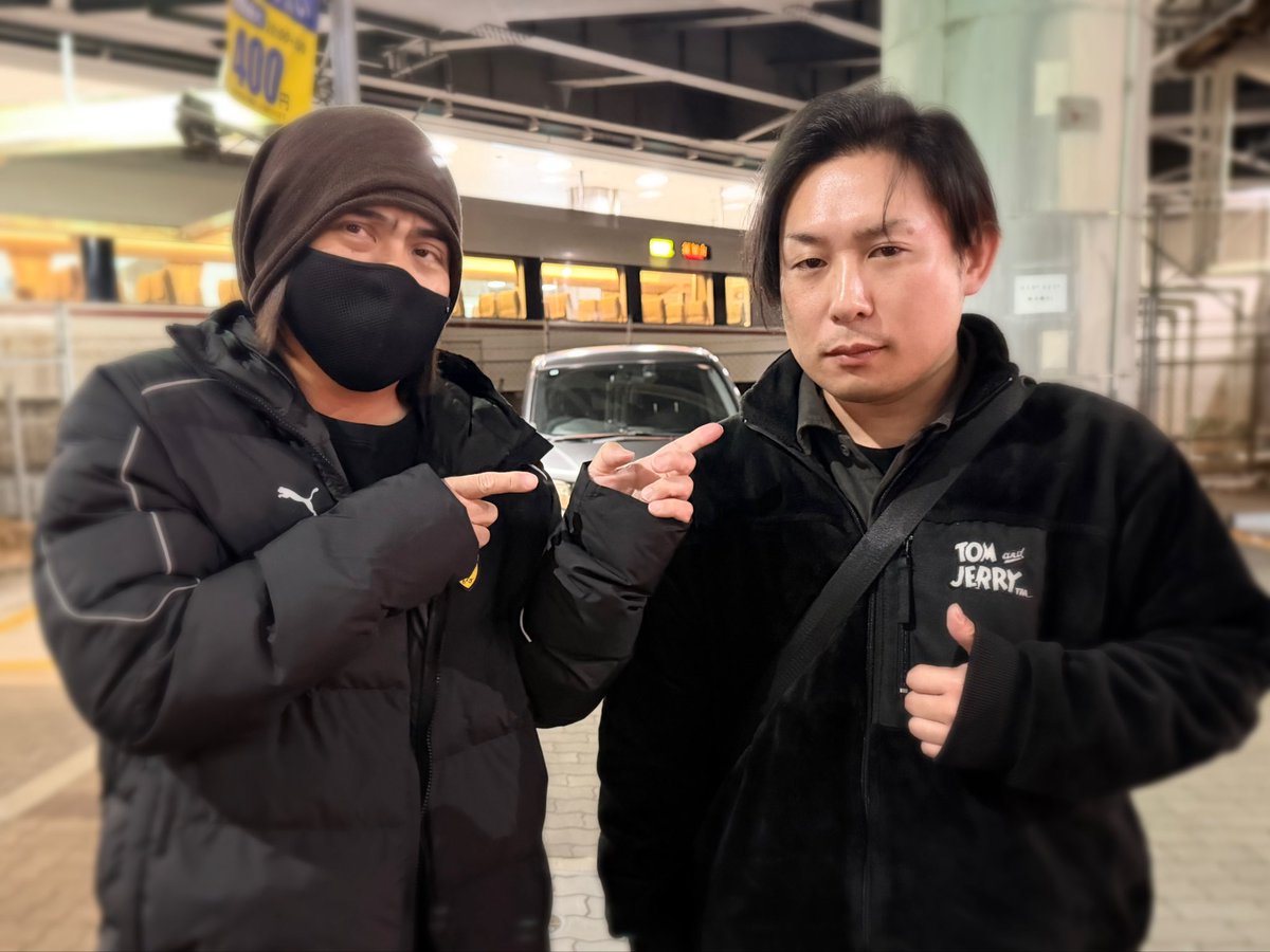 大阪到着〜🚙✨
あと残り半分、福岡まで気をつけて〜👋🚄😄