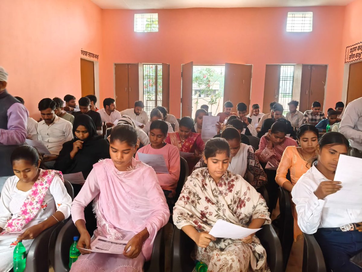 MYBharatSitapur's tweet photo. #MYBharat Yuva Mandal Vikas Abhiyan President and Secretary meet of block #Sakran conducted to aware members about MY Bharat programme.

@YASMinistry @MYBharatHQ @mybharatgov @mansukhmandviya @mybharat_up https://t.co/2qPPP8HYZO