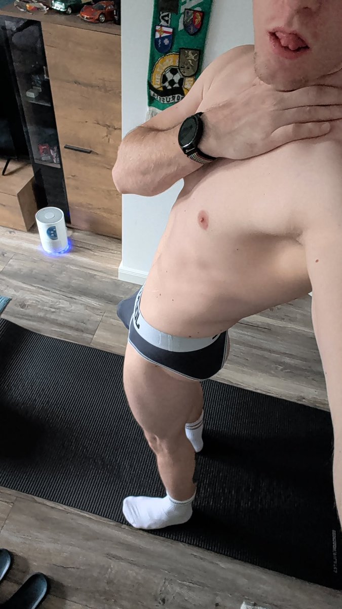 𝑆𝑣𝑒𝑛 tweet media