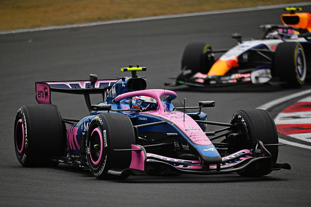 TomasRodriguezC's tweet image. 🇦🇷FANTASTICO P10 DE FRANCO COLAPINTO🇦🇷

En su PRIMER Gran Premio de China🇨🇳 largó genial, ganando seis lugares.

Llegó a estar P2 y  terminó P10 a pesar de un toque con Esteeban Ocon.

Es su primer punto desde Austin 2024🇺🇸 y primero con Alpine.

Victoria de Kimi Antonelli🇬🇧, su