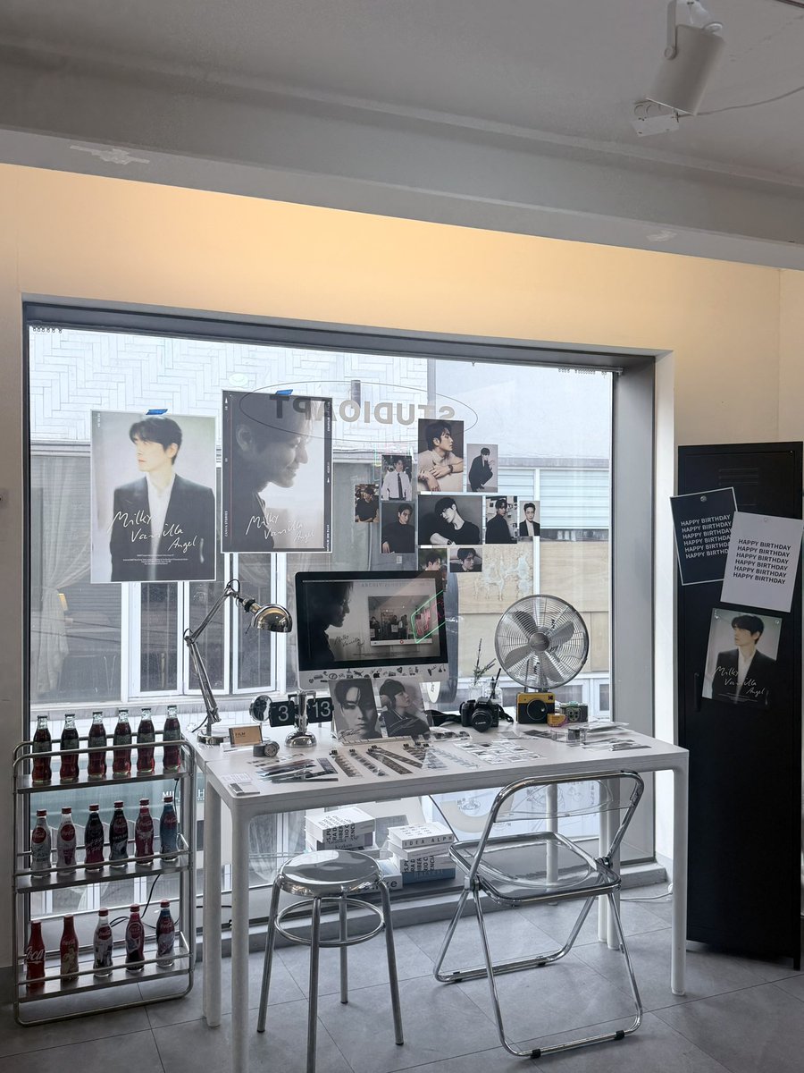 aileen_with_JH's tweet photo. [2026.03.13~03.15] STUDIOAPT

모든 날을 방문했는데,
사장님은 늘 친절하셨다🥺(감동.ᐟ )❤️

이번 카페는 사장님이 직접 주최하셨고,
역시 오빠 팬이시라는,,,🫶🏽

삼면이 통유리,
모든 빛이 통하는 곳에
오빠 이미지가 고스란히 남겨져 있었다.

생일카페 열어주셔서 고맙습니다.

#이준혁_아카이브 https://t.co/4x56cKBHSQ