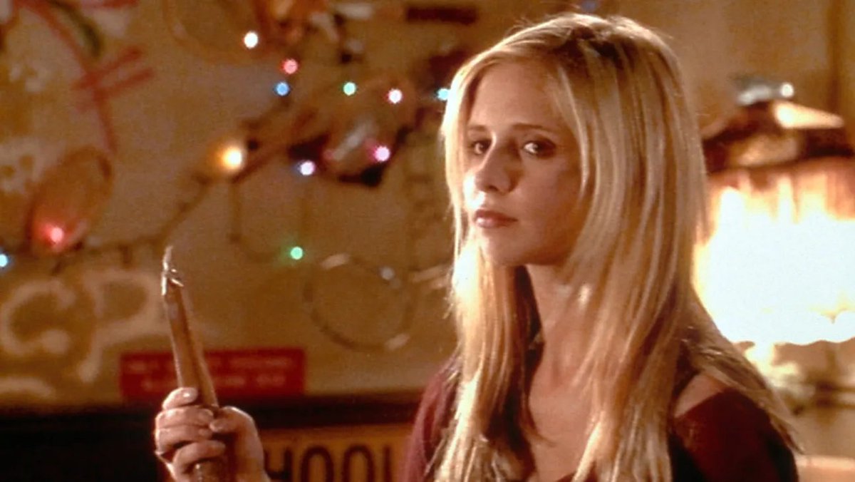 Some of the takes I'm seeing on the cancelled New Sunnydale pilot are borderline idiotic. Introducing an all-new cast across the first episode, then having Buffy appear at the end, in a seemingly dead-end job... BOOM. You want to see where that goes. That is called storytelling.