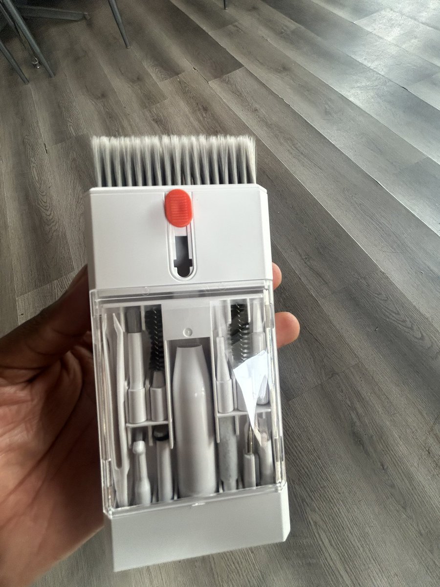 Val Gadgets tweet media