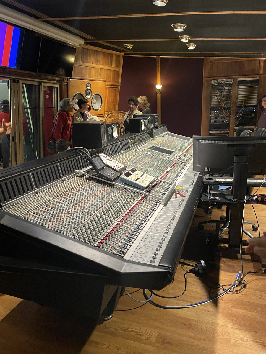 Pon de studio 🎶