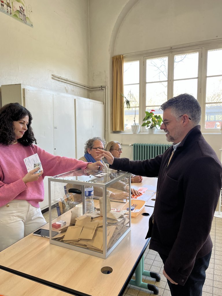 Janr2014's tweet photo. A voté #Asnieres https://t.co/FMaAVvyFuY