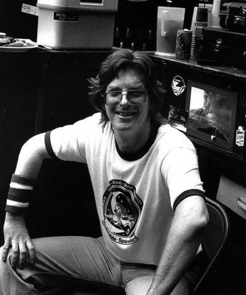 RockNRoLL_85's tweet photo. Remembering Grateful Dead Bassist Phil Lesh on his birthday!! #PhilLesh https://t.co/6qqAm6vJYI