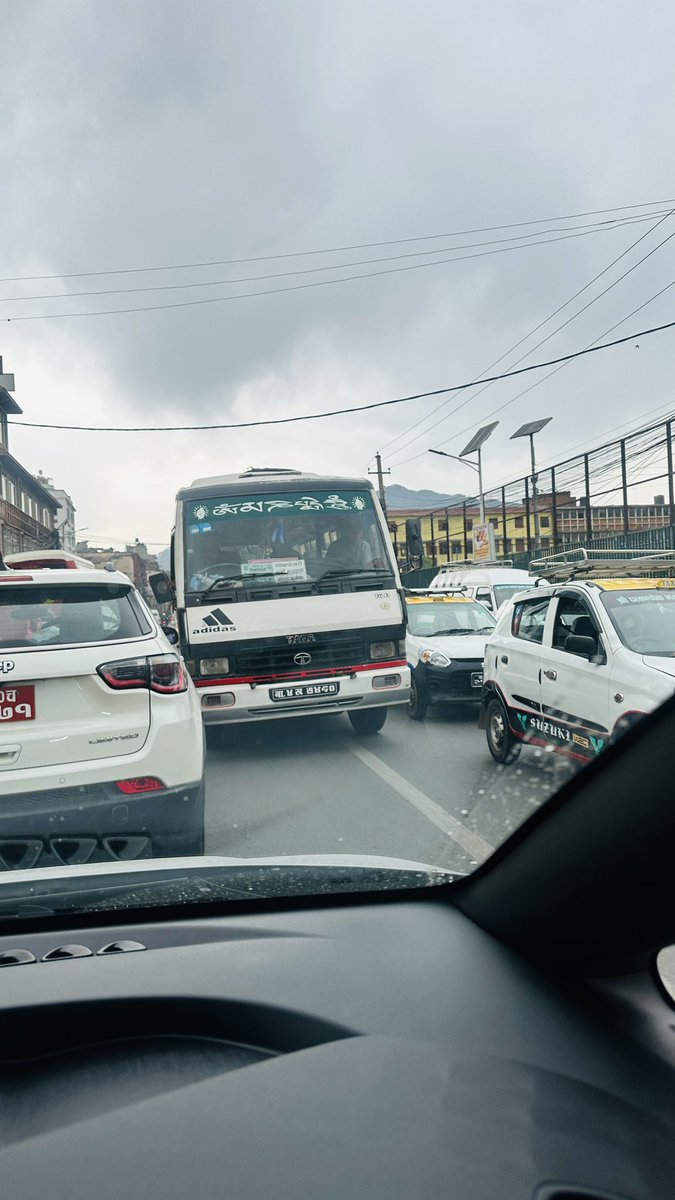 NepArsen's tweet photo. @TrafficNepal : lainchaur ma waha le lane michera ultai hapkaudai hunu hunthiyo, karbahi huncha ki hudaina? https://t.co/ArwYUEdX2M