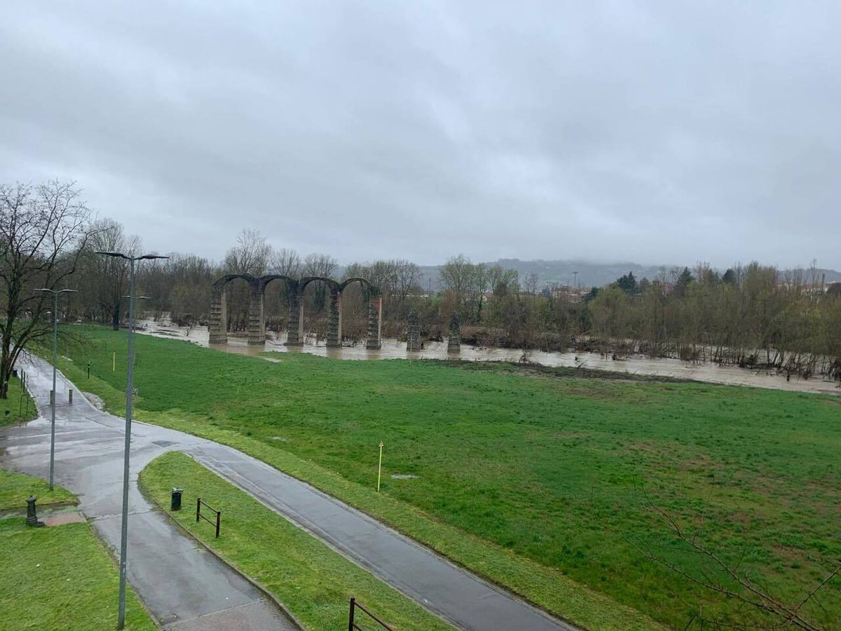 PCProvAL's tweet photo. 15 Marzo 2026 ore 11:00
Si segnala esondazione della #Bormida ad #AcquiTerme in zona archi. Al momento l'acqua rimane in zone golenali e ne suo alveo
#AllertaMeteo_PIE https://t.co/szwi5htIW3 https://t.co/5KnzwbWLci