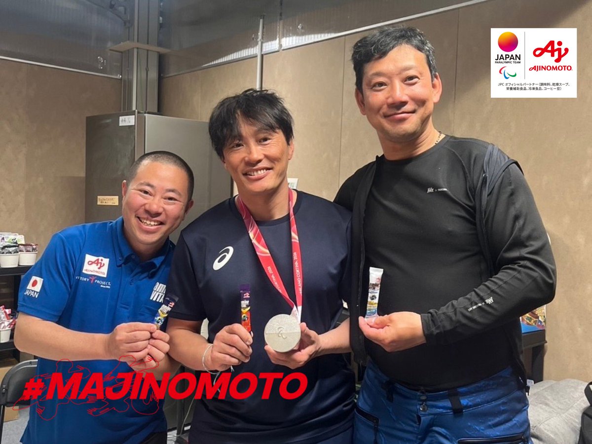 ajinomoto's tweet photo. 大会期間中、毎日「いつでも、ふぅ。広場」に通ってくれたパラスノーボードチームの皆さん。
最後の試合直後にも、いつものようにここで栄養補給とひと息つける時間を☺

本気が伝わるナイスレースでした！🏂
本当にお疲れ様でした✨
＃MAJINOMOTO https://t.co/N12Evh3lVe