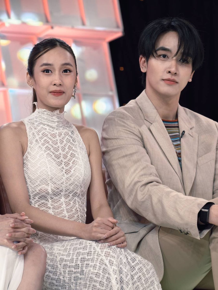 pupaekp's tweet photo. น่าร๊ากอะไรเบอร์น้านน😍💘
แต่ว่านะบทหนุ่มมาดนิ่งกับสาวน้อยสดใส ก็ดีนะ อิอิ😁
น่าจะฟินน่าดู ท่านประทานบริษัทคลั่งรักๆ555
#ทูเดย์โชว์xก็รักมันปักใจ
#เก๋ไก๋ #kaykai #เก๋ไก๋ณัฐธิชา #กองทัพพีค #kongthappeak https://t.co/7L84WusERs