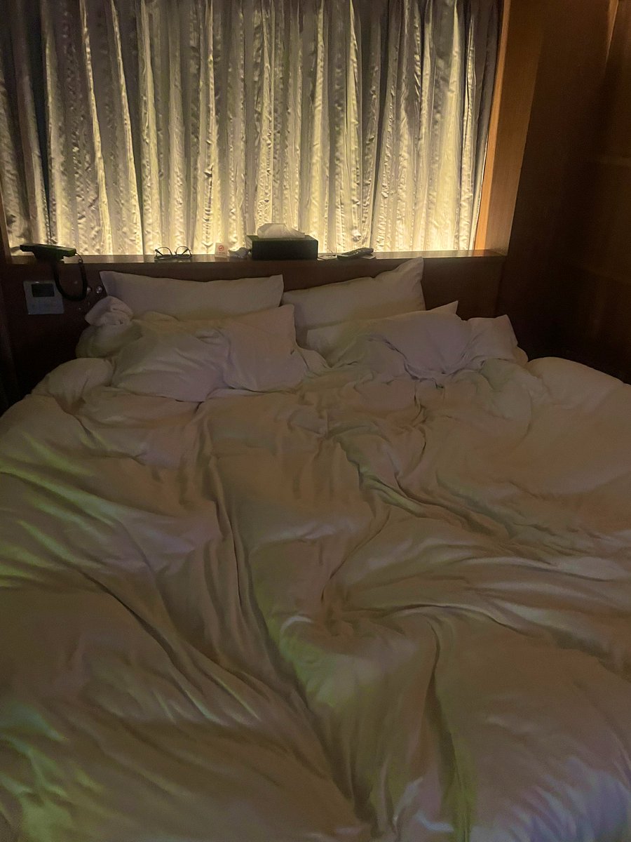 KTdotoff's tweet photo. ガルバやってる女子大生と。初潮吹きの驚きと動揺と感動のミックスみたいな反応が可愛かったです。 https://t.co/gPu9HYf34K