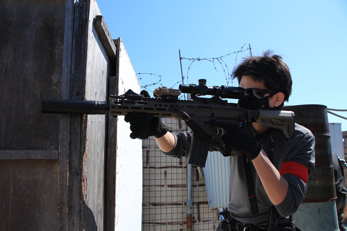 feise3635's tweet photo. 今日はCRA 定例会でサバゲーしてきました〜
最近あちこちのフィールド行ってますけど、楽しいフィールドでした！
暖かくてガスの調子も良かったのでspear lt使ってて気持ちよかった！
電動のvirtusも最近チューンし直してからすごい調子よくてヒット量産できました〜
また行きます！
#CRA https://t.co/EsOWN896dO