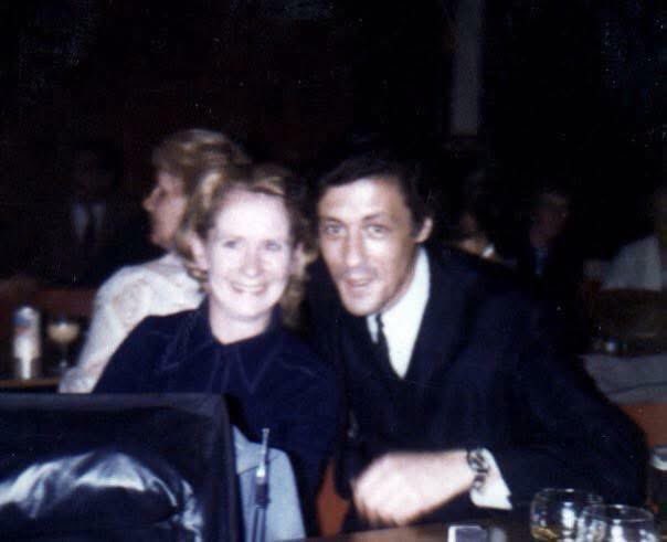 Ruth Beck Art 🔴⚪️🎨 tweet media