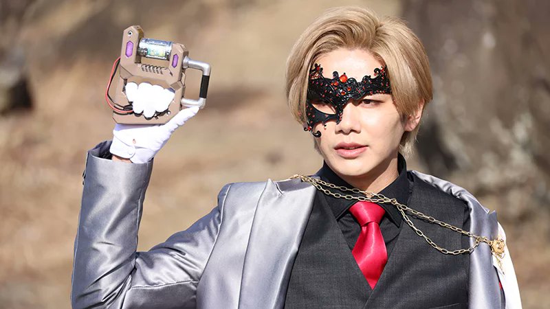 tokuaccessid's tweet photo. Next on Gavan Infinity, "𝗣𝗛𝗔𝗡𝗧𝗢𝗠 𝗧𝗛𝗜𝗘𝗙 𝗙𝗔𝗗𝗘 𝗘𝗡𝗧𝗘𝗥𝗦". https://t.co/eG033AGw1f