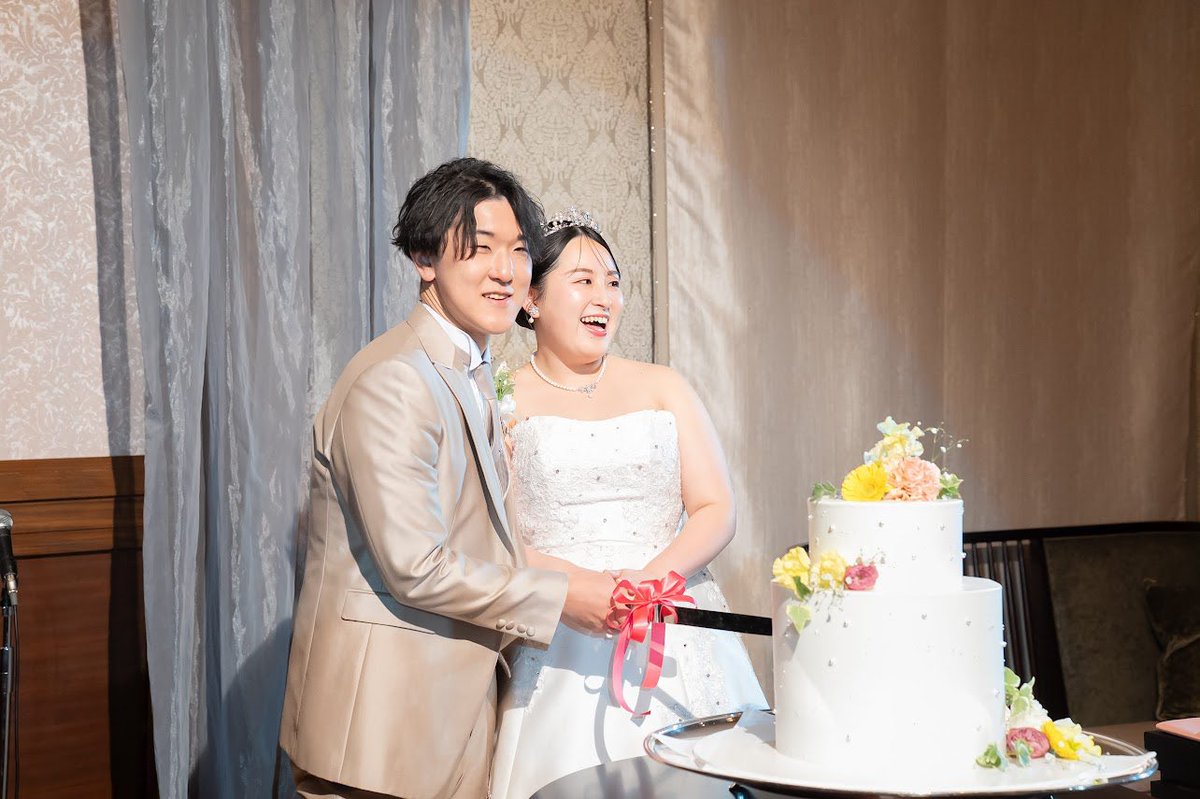 masuDsuke's tweet photo. 先日私事ながら結婚式を挙げてきました☺️✨色々準備や仕事やらサロンやらで大変でしたがあげてよかったと心から思ってます✨一緒に働いてるサロンのスタッフの皆との写真がお気に入りです☺️☺️ https://t.co/bOM3NC12Uy