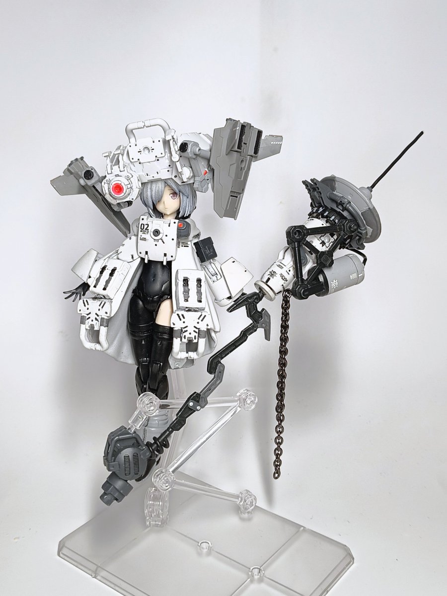 kARAGE_gARAGE's tweet photo. 【察機＝オービタル [VOYAGER] 】

上部に接続された観測ユニットにより，さらなる演算能力が附加されたシスター。
局地での運用に耐える白いオーバーサイズのパーカーが特徴的。

「200座標先，敵機捉えました。」

#第3回30MS選抜オーディション (1/3)
(パーカー部分は30mmのマントから作成) https://t.co/xnj4Ix6aFk