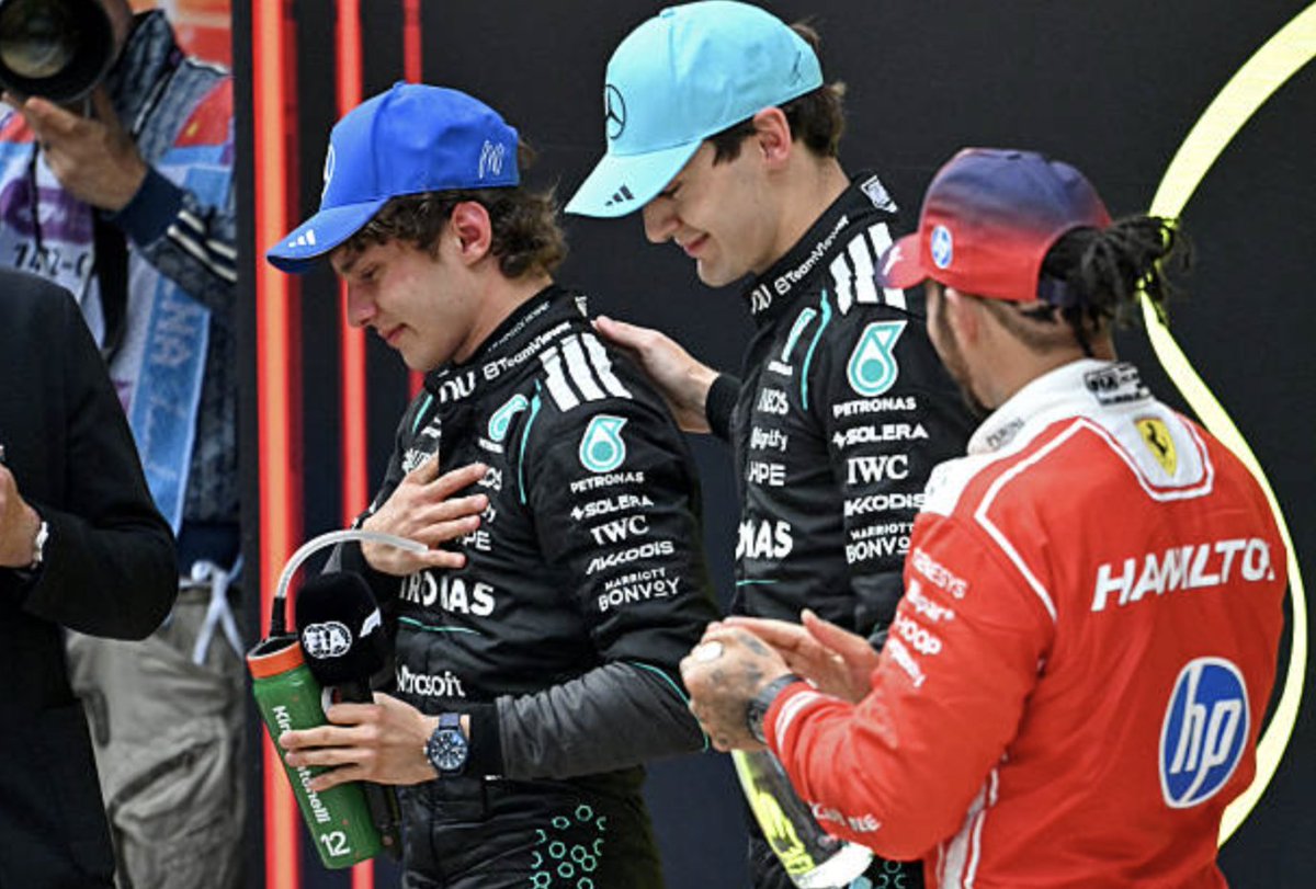 georgesrussells's tweet photo. george comforting kimi when he was crying ❤️‍🩹 https://t.co/SEAu6gspiO
