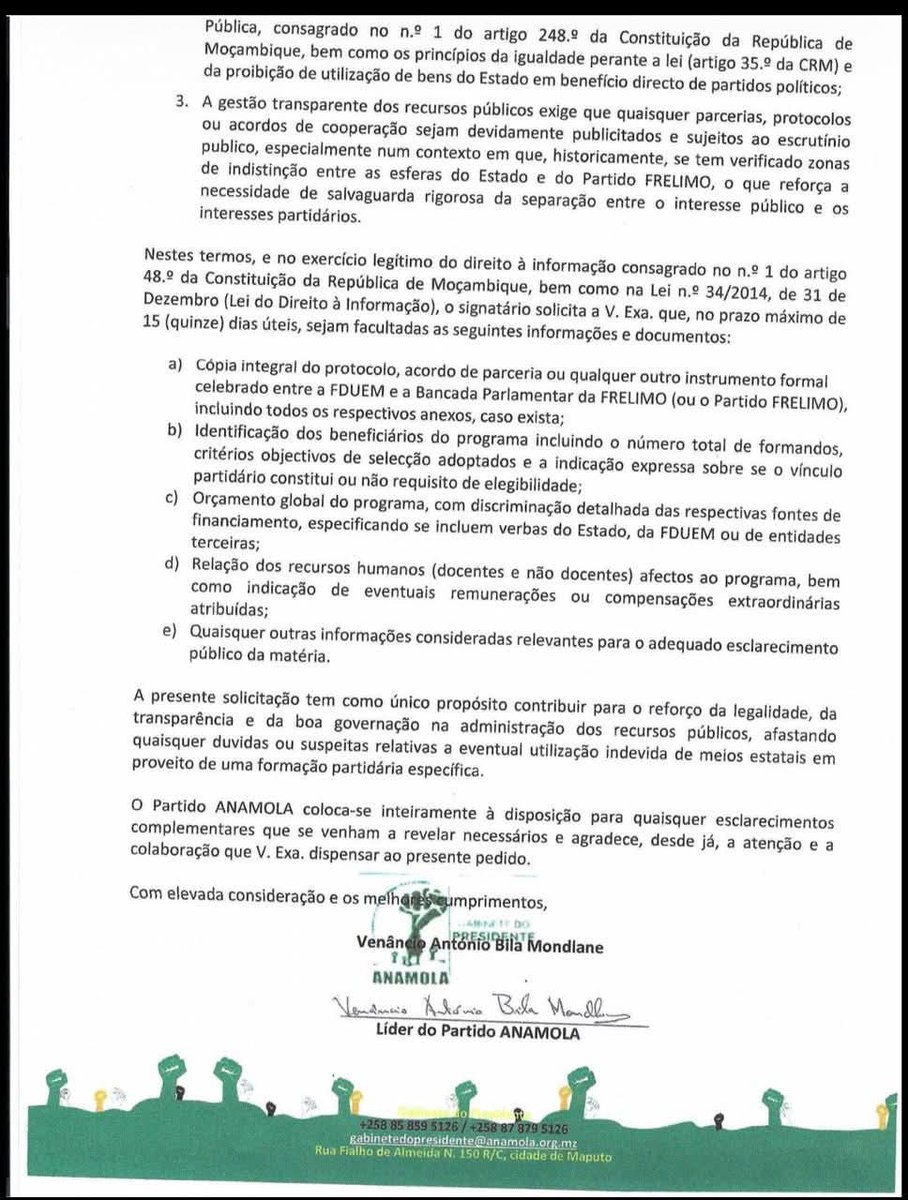 Muianga's tweet photo. Faculdade de Direito da UEM esclarece acordo e alarga capacitação a todas as bancadas parlamentares
A polémica sobre a cooperação entre a Faculdade de Direito da #UEM e a bancada parlamentar da #FRELIMO ganhou novo capítulo em Março de 2026.
No dia 2 de Março, o #ANAMOLA, através do seu líder Venâncio Mondlane #VM7, submeteu um ofício à direcção da Faculdade de Direito a pedir esclarecimentos oficiais sobre a eventual existência de um programa de parceria ou capacitação reservado à bancada da FRELIMO, levantando dúvidas constitucionais, legais e de transparência no uso de recursos públicos.
Já no dia 13 de Março, a Faculdade de Direito da UEM divulgou um comunicado público no qual reconhece as reacções geradas pela assinatura do acordo com a bancada da FRELIMO e admite que a forma como a iniciativa foi apresentada poderia ter sido interpretada como um acto de exclusividade incompatível com a natureza pública e inclusiva da universidade.
Perante a contestação, a instituição esclareceu que a iniciativa passa a estender-se formalmente a todas as bancadas parlamentares representadas na Assembleia da República, colocando à disposição programas de capacitação e pareceres jurídicos especializados em matérias legislativas.
Na prática, os documentos mostram uma sequência clara: primeiro surgiu a denúncia e o pedido formal de explicações do ANAMOLA, e 11 dias depois a Faculdade de Direito da UEM avançou com um reposicionamento público para travar a percepção de favorecimento partidário.