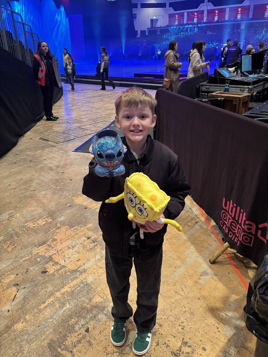 missjadie's tweet photo. Freddie can’t wait #Disneyoniceuk https://t.co/iNzFJ1jXSp