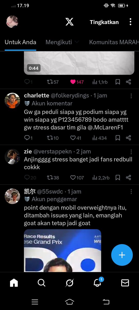 swethny's tweet photo. 3 orang berbeda https://t.co/x7mGfXK17M