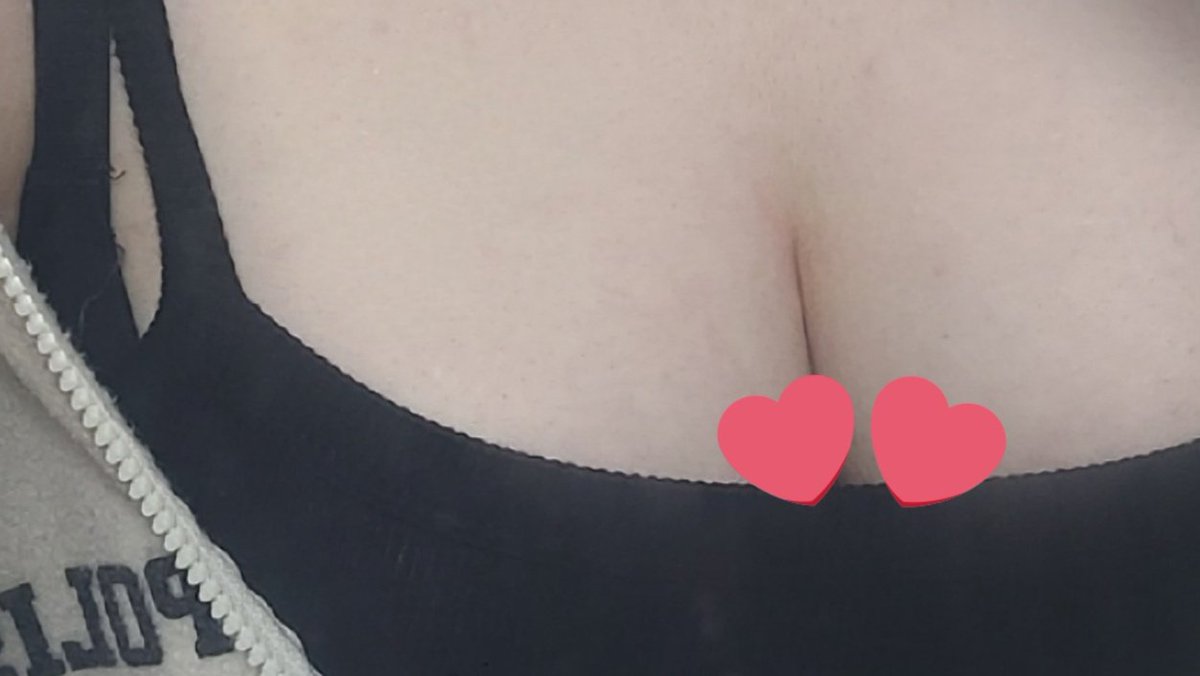 uui_07's tweet photo. 가슴골 다 보이게 다니면서 오늘 하루종일 한 생각...
가슴 만져지고 싶다...
강간 당하고 싶다...
보빨 당하고 싶다...
엉덩이 맞고 싶다...
그냥 암캐자나...
담엔 원격조종 딜도 넣고 산책해야지이❤️
#섹트 #걸레 #암캐
#능욕
#자위 #보지 #가슴 #정액받이 #성노예 #육변기 https://t.co/TjzQxQ93lF