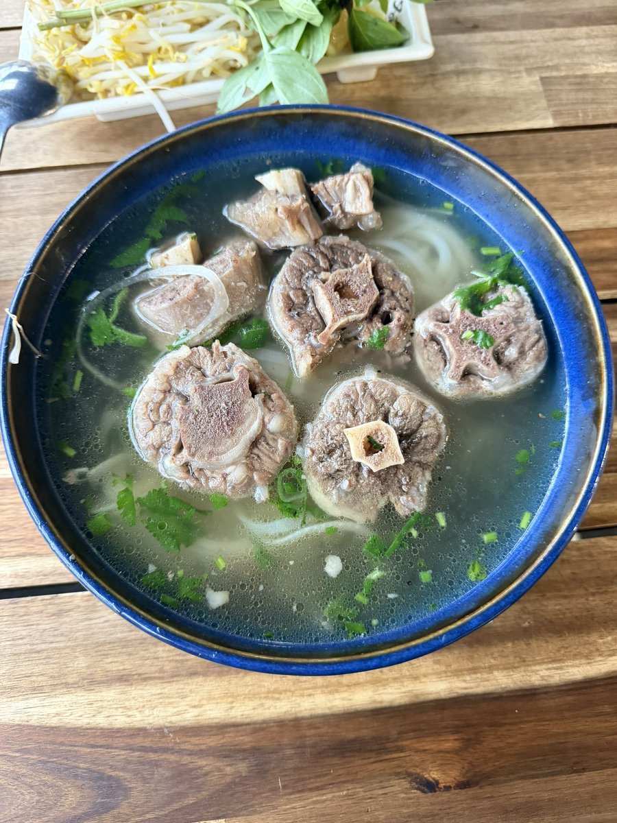 Pang_2018's tweet photo. 牛尾骨 越南粉好吃😋 https://t.co/vSA2gRQoXX