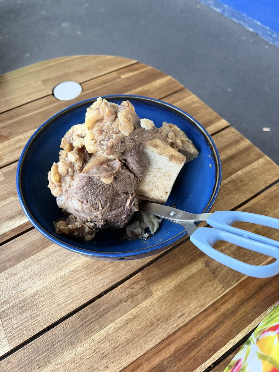 Pang_2018's tweet photo. 牛尾骨 越南粉好吃😋 https://t.co/vSA2gRQoXX
