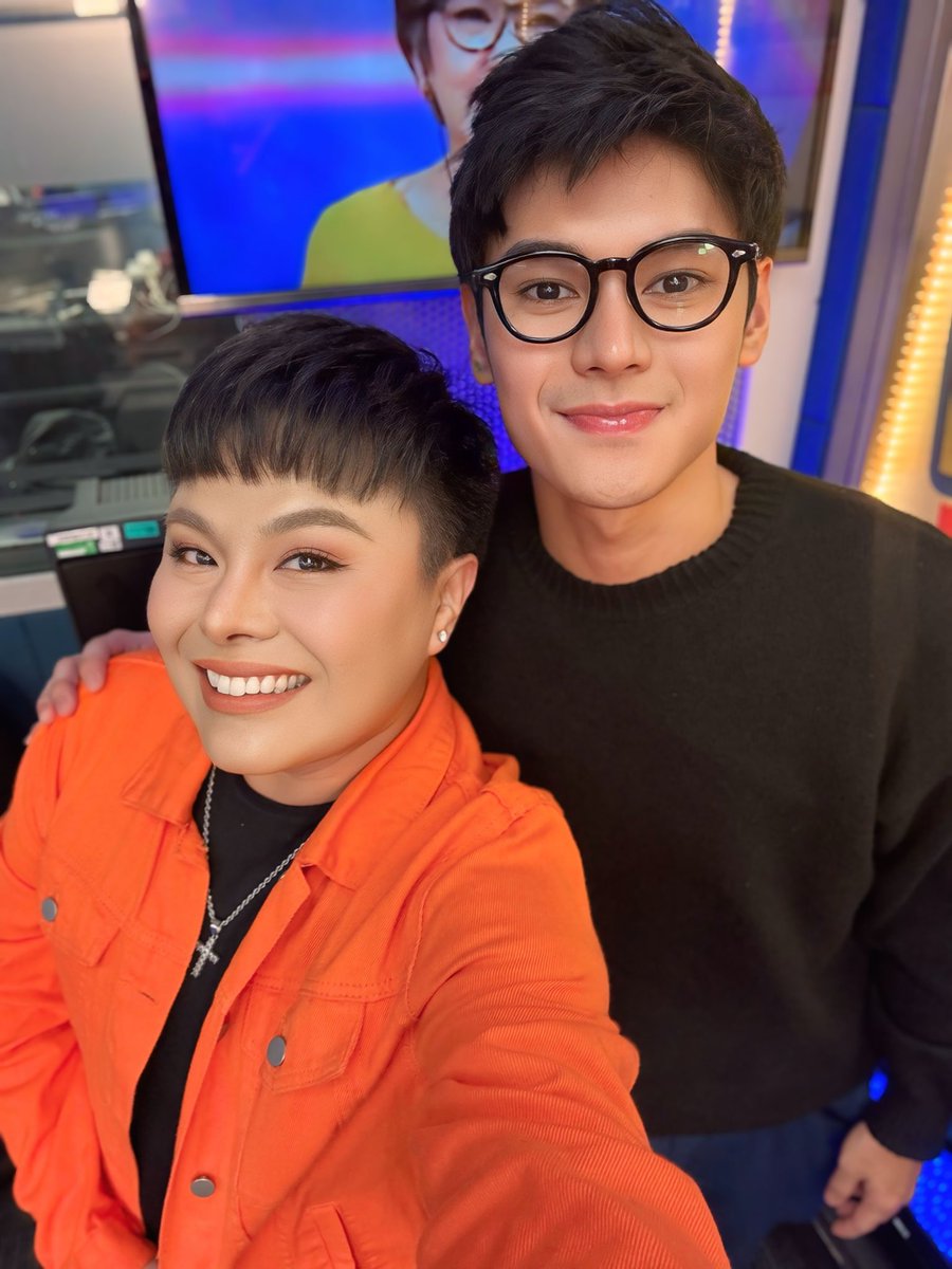 mor1019jhaiho's tweet photo. Vote for me please sa @vpchoiceawards as #MaleRadioDJOfTheYear 🙏🏻🙏🏻🙏🏻

1 Share = 1 Vote 
1 Care React = 1 Vote 
1 Star = 10 Votes 

https://t.co/pqBlpZDPc6 https://t.co/GQkyhC4heE