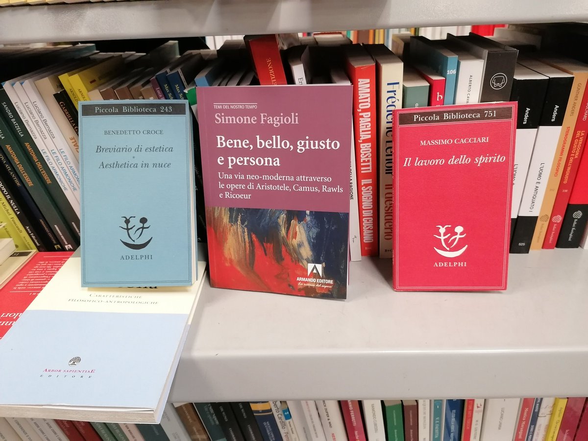 simone_fagioli's tweet photo. Bene, bello, giusto e persona tra #Croce e #Cacciari presso la Libreria Borri Books all' interno della #stazionetermini di #roma 

@ArmandoEditore https://t.co/xEosE94AyF