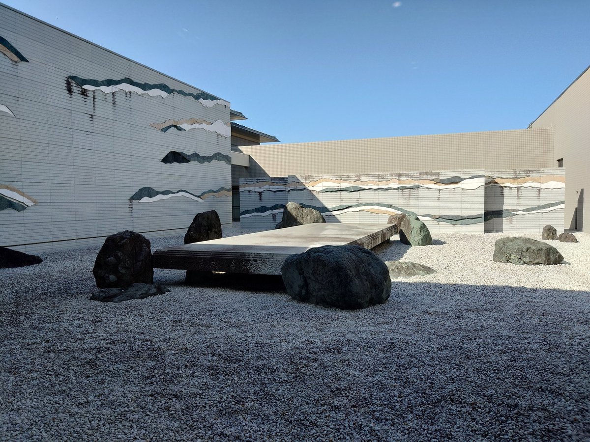 キングかす tweet media