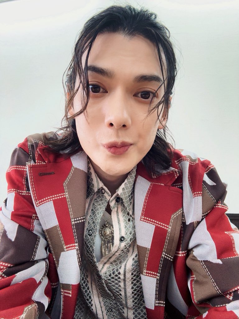 tsubasa_skym's tweet photo. 本日はありがとうございました。
沢山の笑顔や温かい想いに触れられて
とても幸せな時間でした。

小豆島の美しい景色や碧い空気。
目まぐるしい日々の生活の中に
癒しや和みを運んでくれたら嬉しいです☺︎ https://t.co/pki78TLM2t