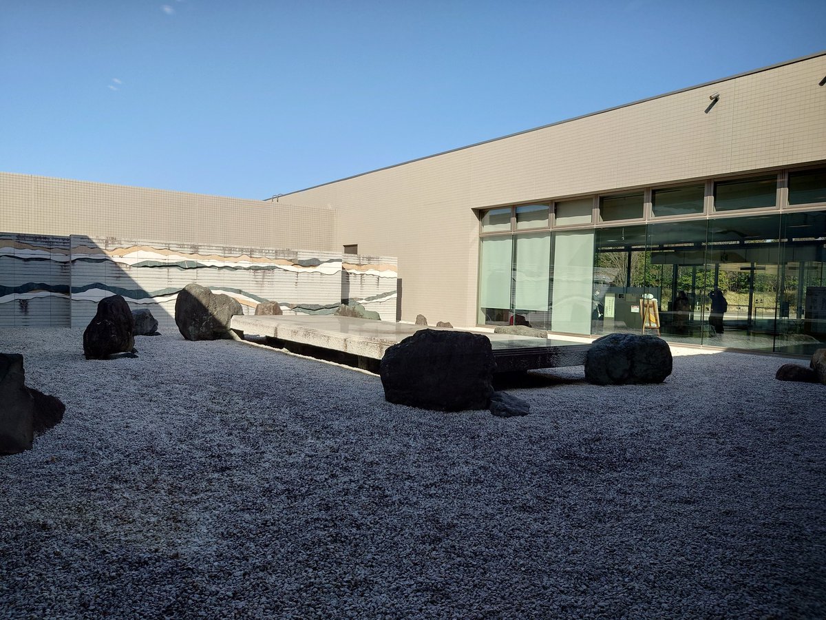 キングかす tweet media