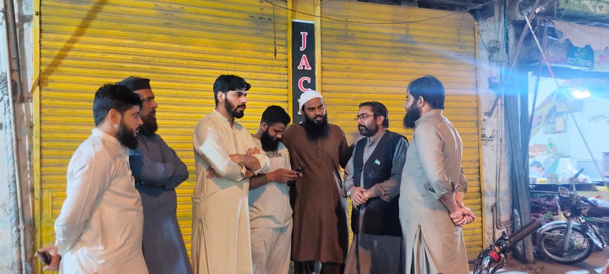 RanaAsifPP152's tweet photo. رمضان کی بابرکت ساعتیں
خدمت، اخلاص اور محبت کا سفر
#RanaAsif #pmmllahore
#Ramadan2026
#SehriDistribution
#RamadanKareem
#ServingHumanity
#PP152
#PakistanMarkaziMuslimLeague
#RamadanVibes
#SehriTime
#KhidmatEShaq
#ViralRamadan https://t.co/sIUtAhRbbb