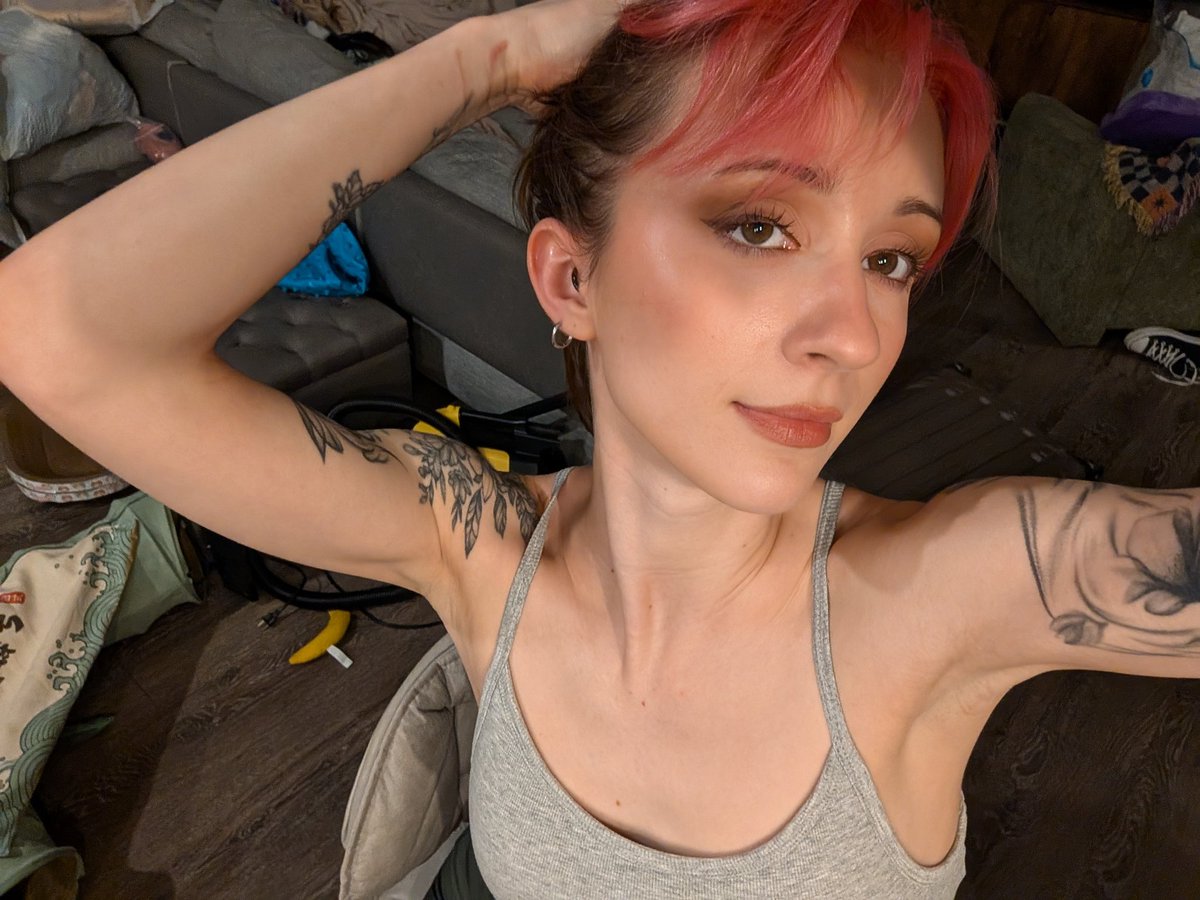 Nezba ⭐ tweet media