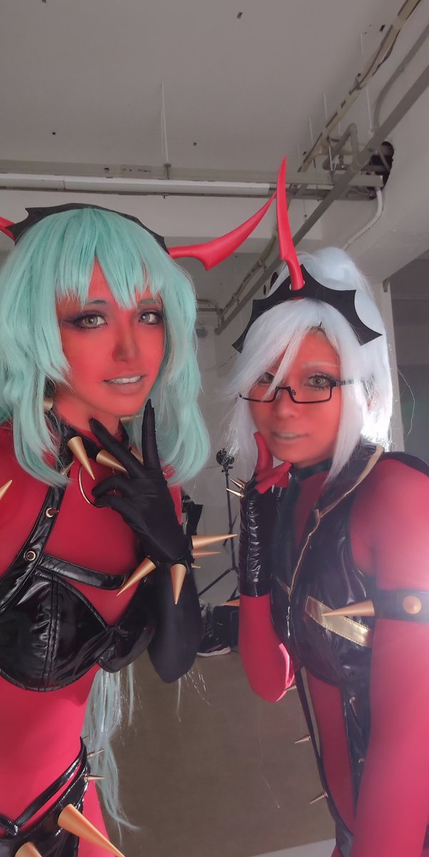 デイモン姉妹になってきましたわ〜♥️
ぶくまちゃんのニーソックスさんとってもファビュラスでしたわ〜💋💕