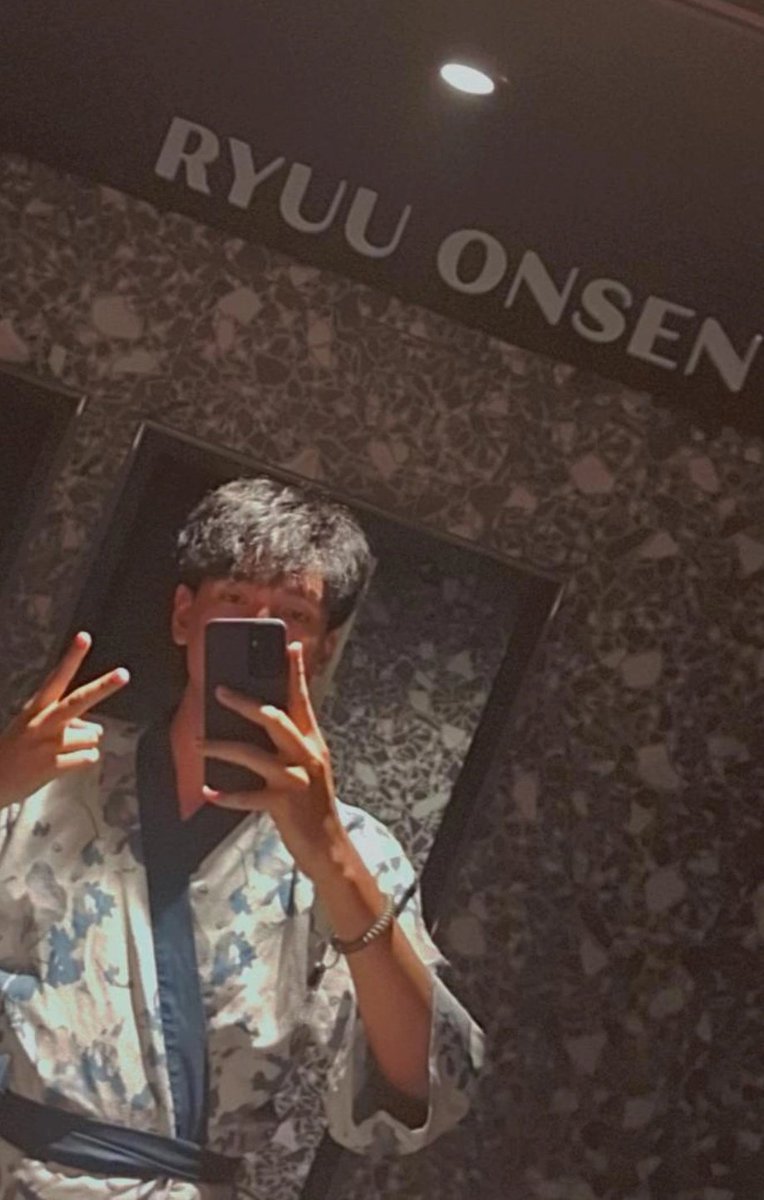 PLASTERGUY tweet media