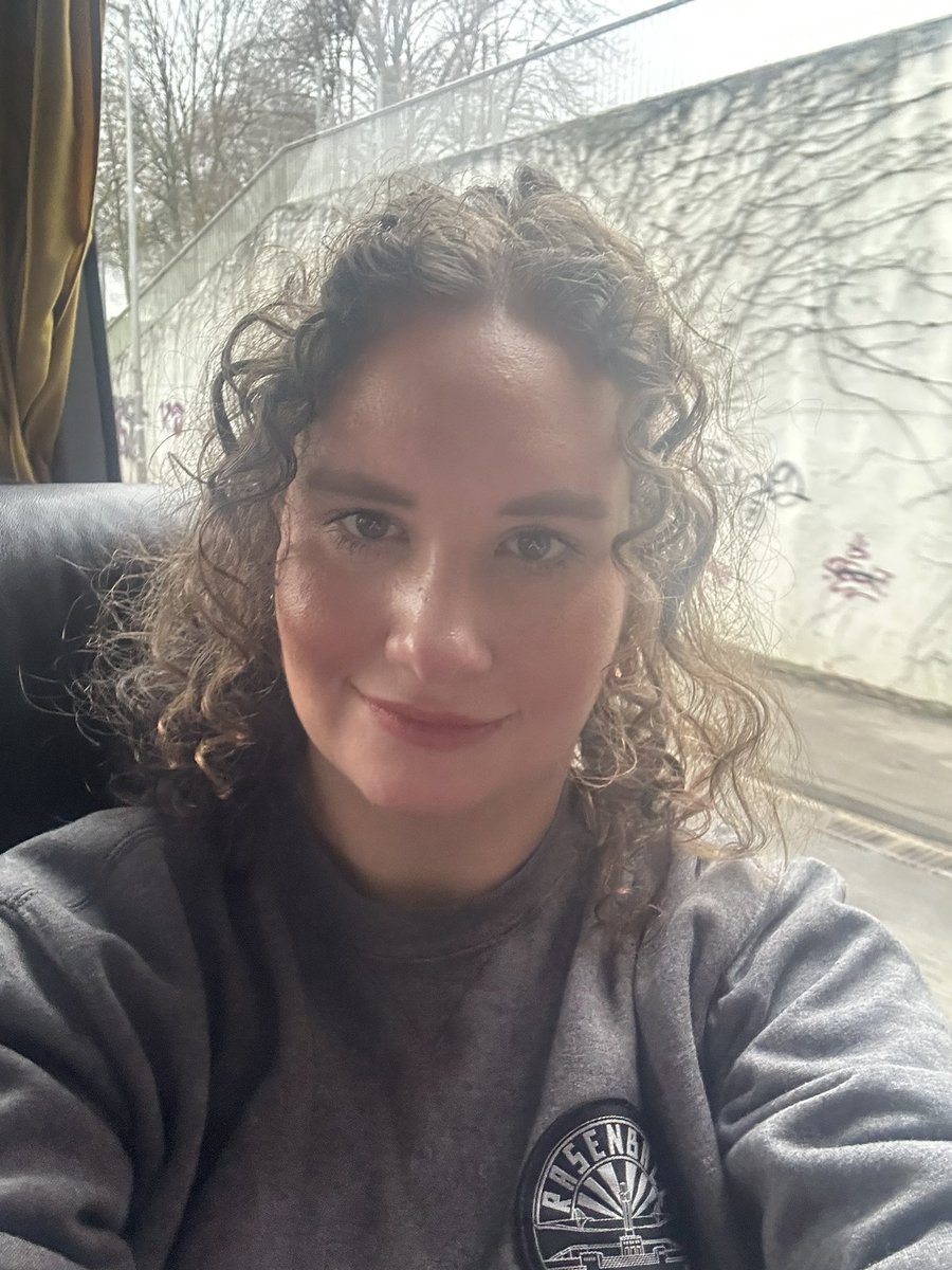 Karoline 🏆 tweet media