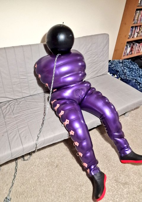 Skunkpet tweet media