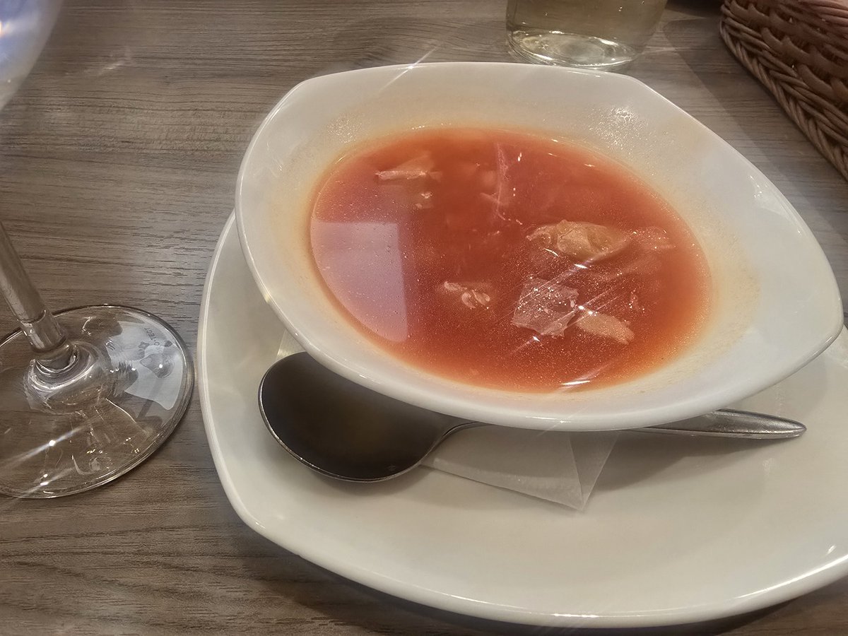 ハシル tweet media