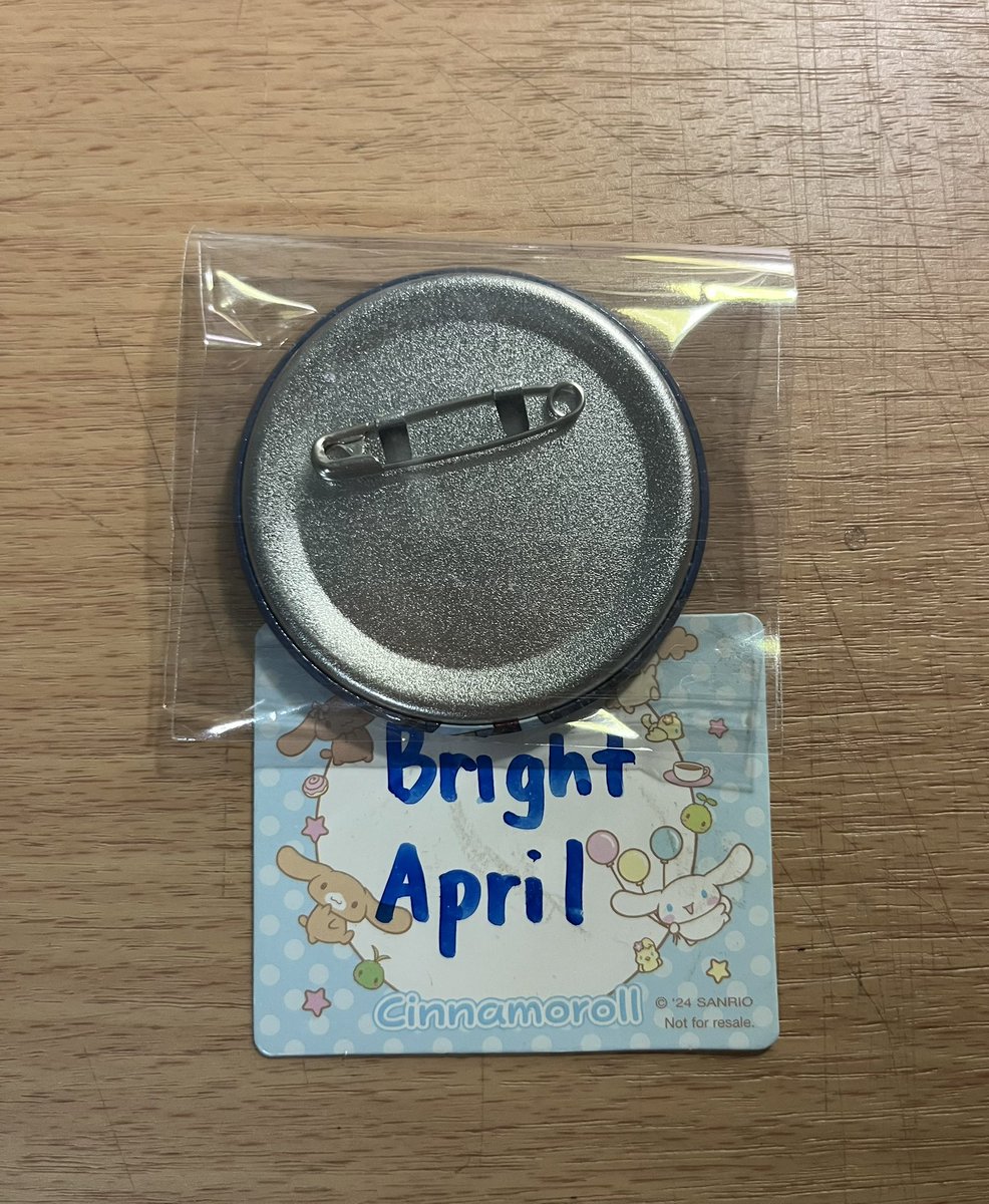 Bright_April04's tweet photo. 🔥พร้อมส่ง🔥

เข็มกลัดมุคุโร่ 100 บาท

📮ค่าส่งลทบ.35 Ems.50

#ตลาดนัดมาเฟีย #ตลาดนัดรีบอร์น #ตลาดนัดreborn #ตลาดนัดอนิเมะ https://t.co/H4kIfYp8Fd