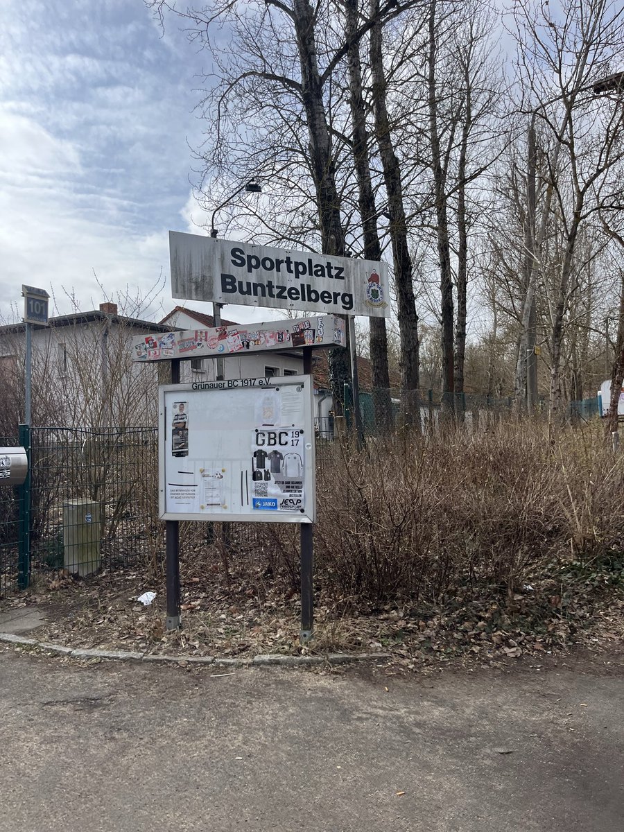 Alle hassen Jakob (Handy im Block) tweet media