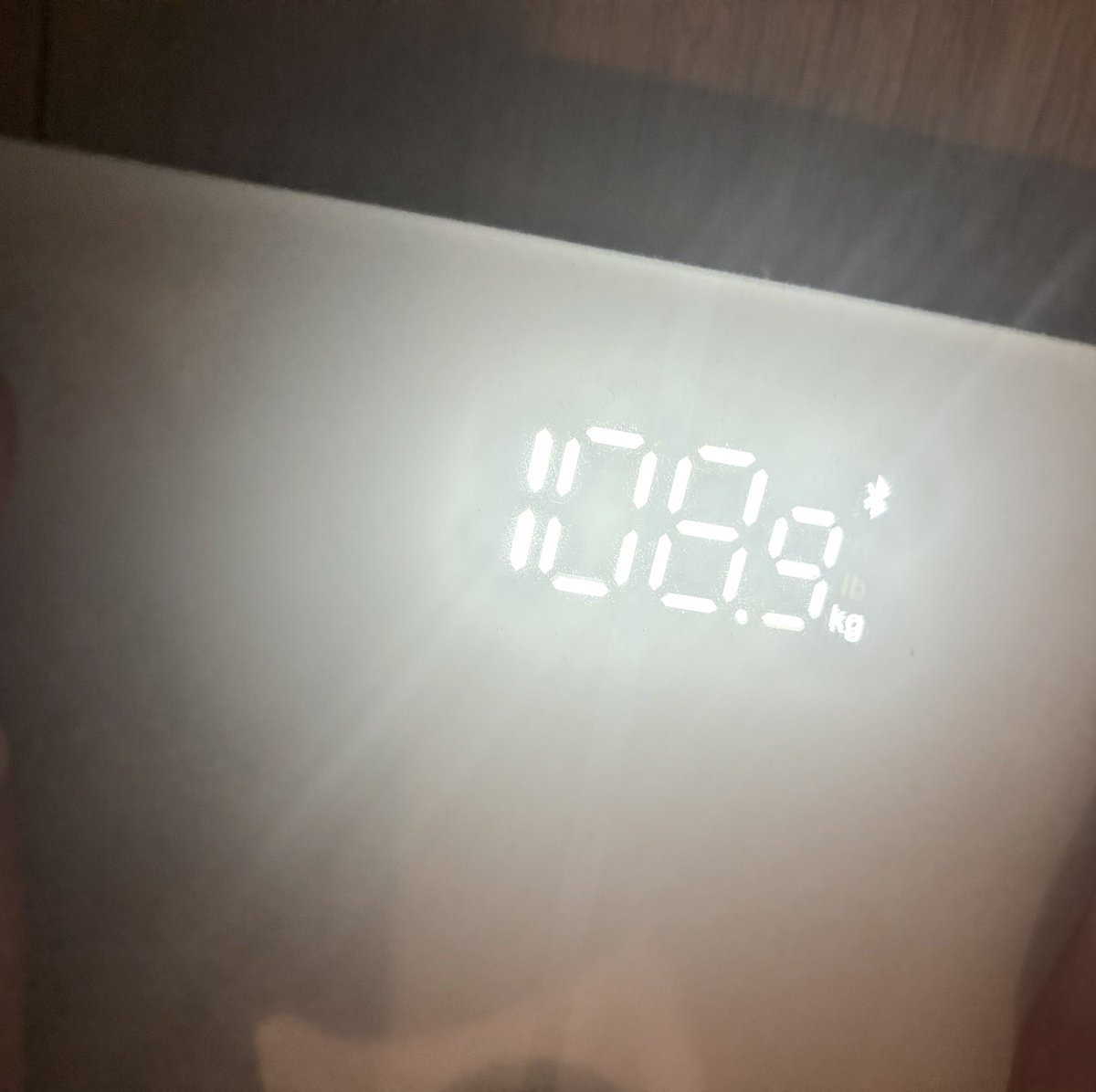 Haruka__ssn's tweet photo. 前回測ってからちょうど1年。
とうとう100kg…
改めてこんなに太ると思ってなかったなぁ
3年前はまだ痩せてたのにね笑 https://t.co/fZxuyUIpdz