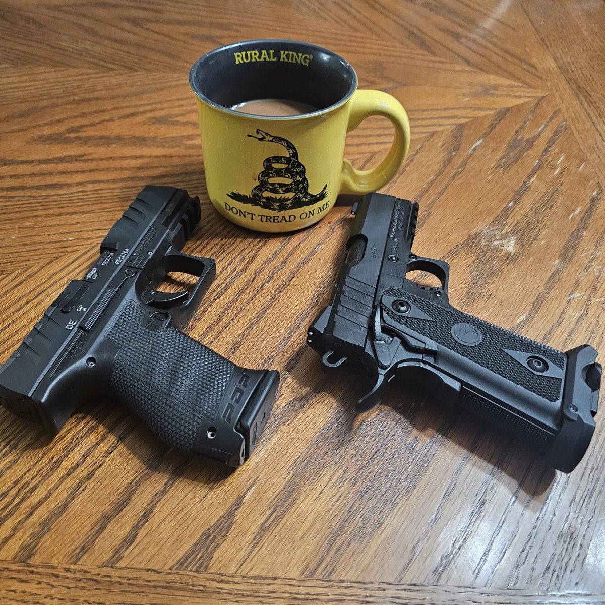 JoeMelajoe65's tweet photo. Great Sunday morning to you from Northeast Indiana!! Have an outstanding day!! I love America πΊπΈ
I support and strongly πͺ believe in #2A #TheUSConstitution
I love dogs and bacon π₯
Have an outstanding day!! Be safe out there!! π―πβ€οΈπΊπΈπΊπΈπΊπΈπΊπΈ #USA250 #AMERICANJOE https://t.co/siqEcPQRxy
