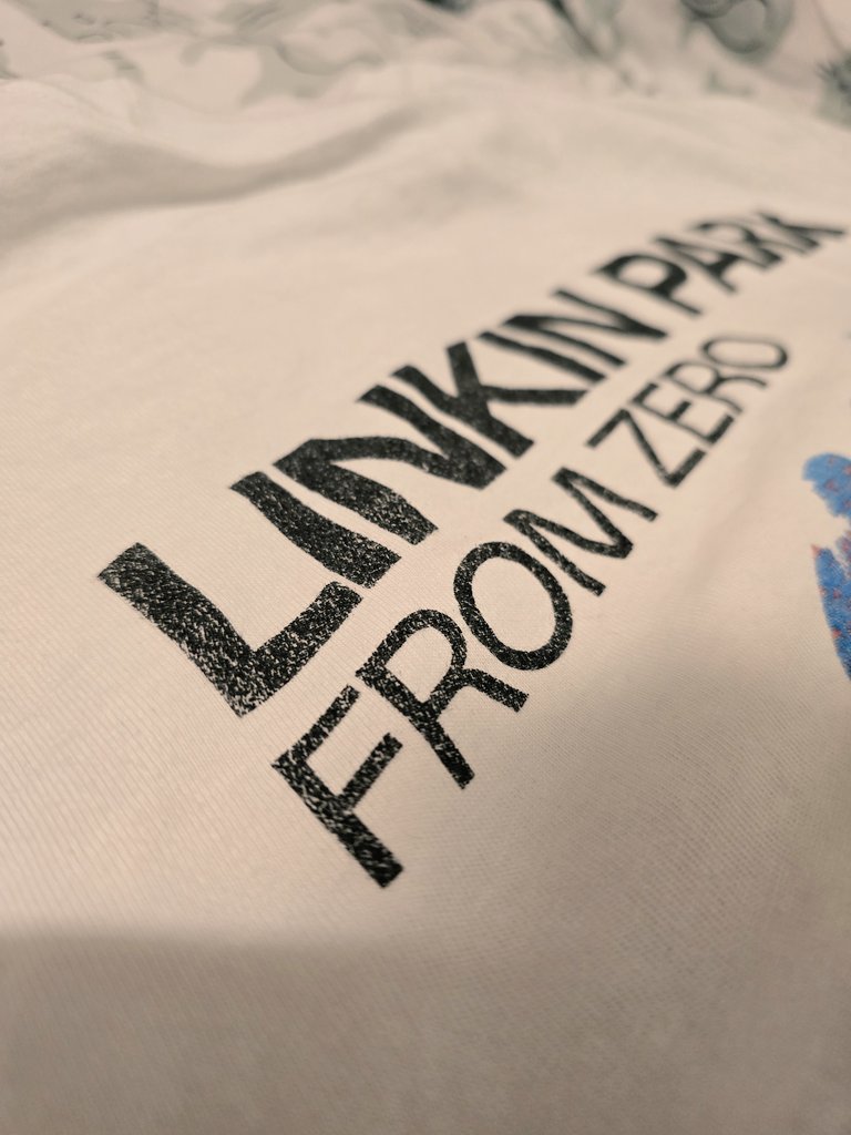 warezBBY's tweet photo. @linkinpark @heydudeimadam Loved the show this week but one wash and this $60 t-shirt is already immediately losing its print. Talk about "Let You Fade"! 😐 https://t.co/FaO4m2PVO6