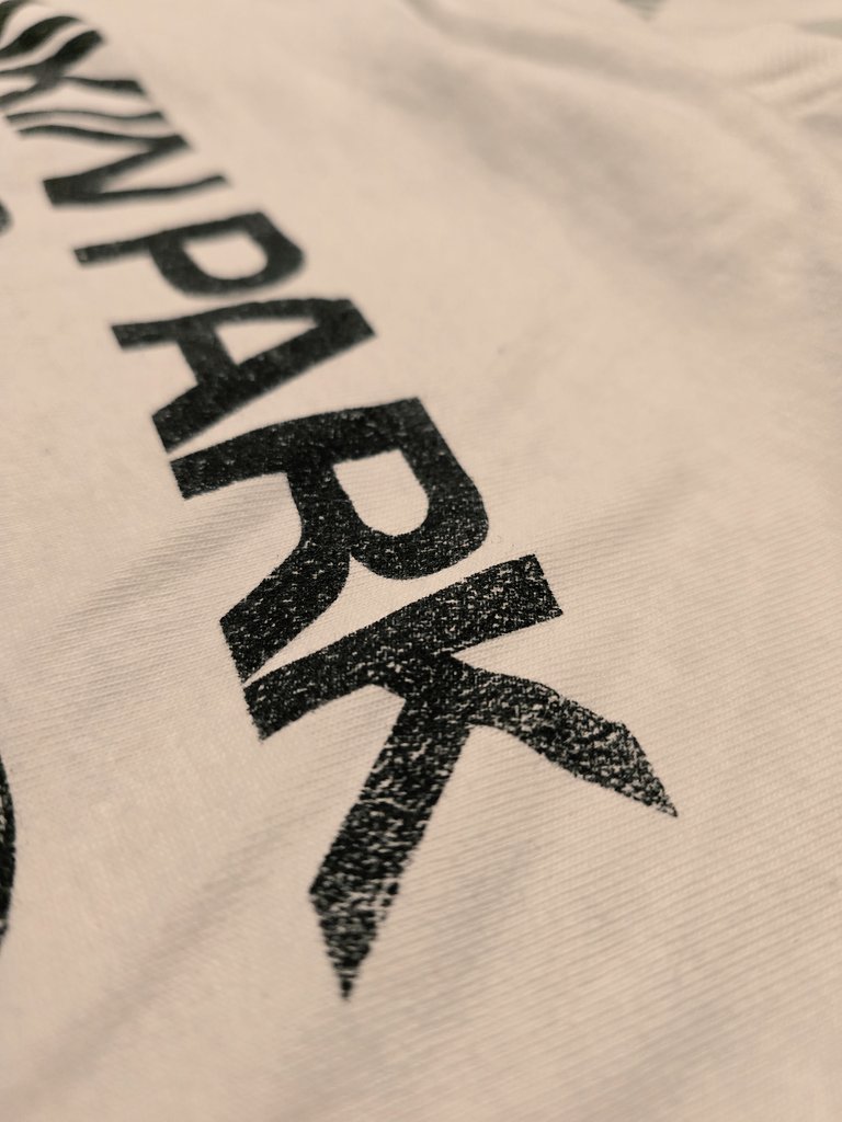 warezBBY's tweet photo. @linkinpark @heydudeimadam Loved the show this week but one wash and this $60 t-shirt is already immediately losing its print. Talk about "Let You Fade"! 😐 https://t.co/FaO4m2PVO6