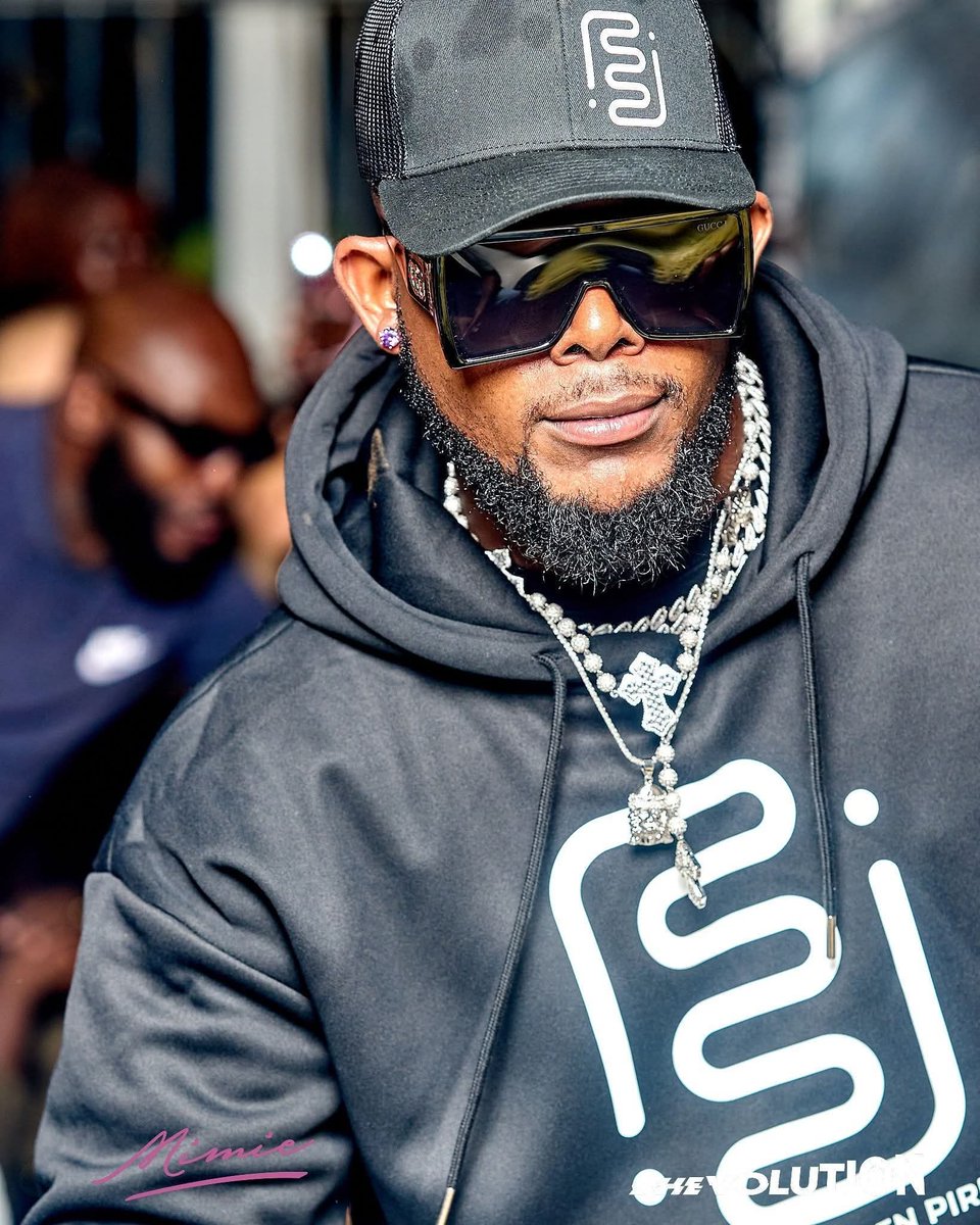 Le Media 100Filtre tweet media