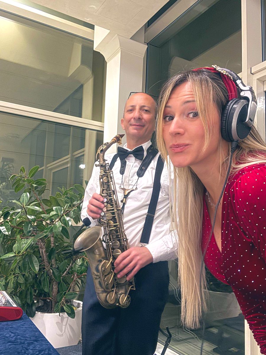 DjGiuliaRegain's tweet image. Anche a voi il SAX di GG Music 
nella canzone QUIZAS vi emoziona? 🎷❤️✨

Guarda il video completo su YouTube: youtu.be/cXaWXoqv_ps?is…

#Sax❤️