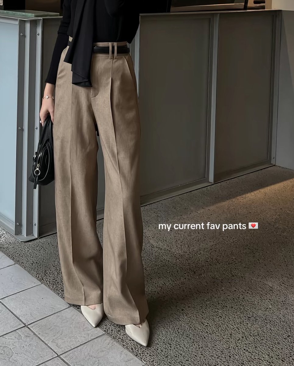 magleson's tweet photo. olaf highwaist pants 
https://t.co/dJvuGzfJ98 https://t.co/0fDnnbjsex