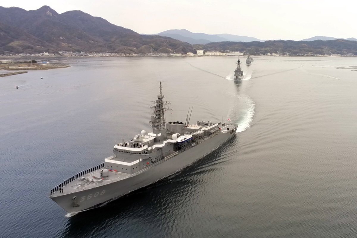 幹部候補生学校 卒業式 が行われ #実習幹部 が #練習艦隊 に着任しま